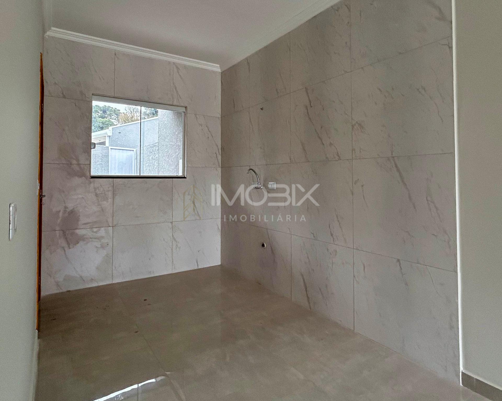Casa com 2 Quartos e Área Gourmet  de Frente pra Rua   FRG