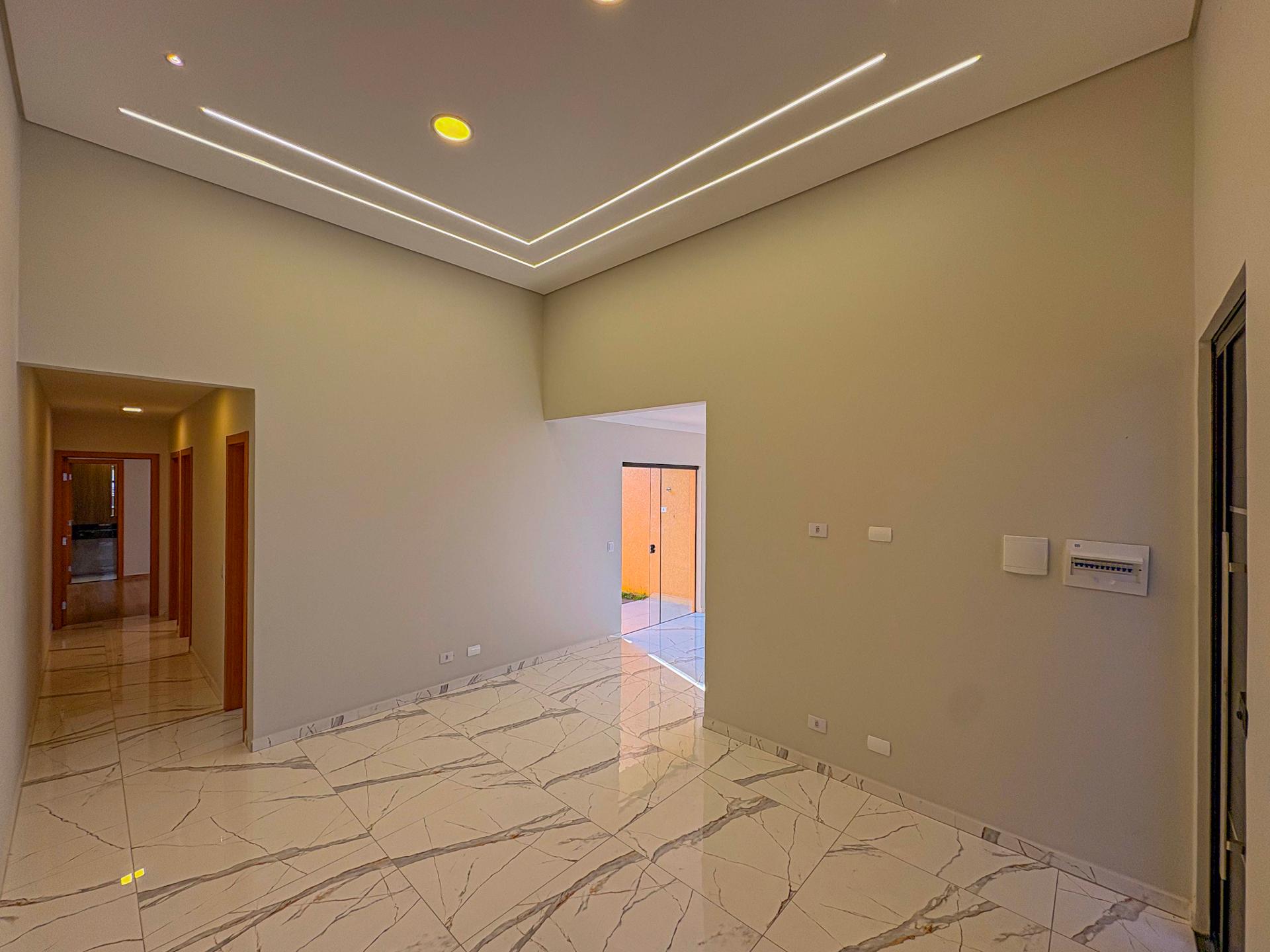 Casa com 3 Quartos, Suíte e Edícula com Churrasqueira  Eucali...