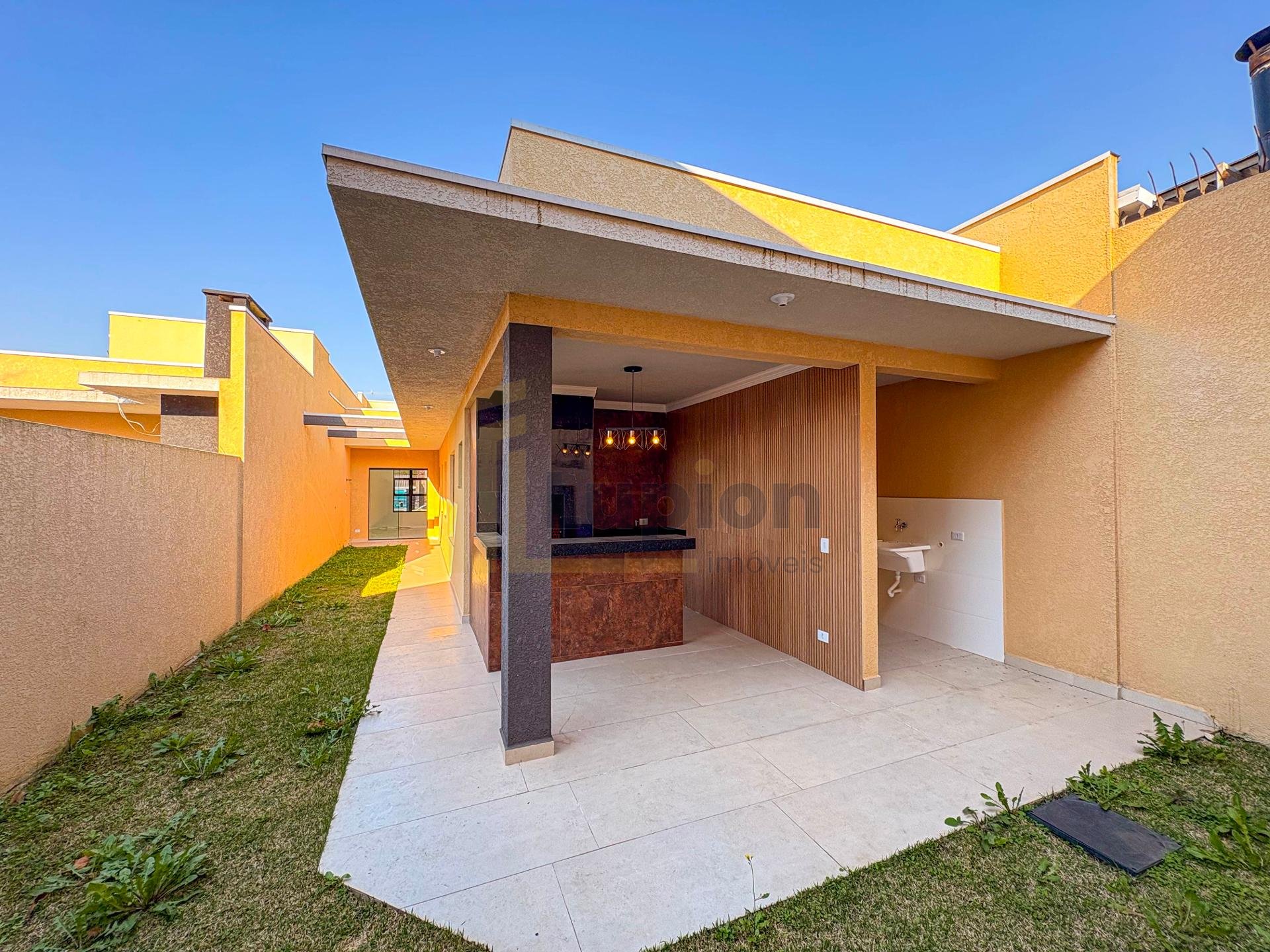 Casa com 3 Quartos, Suíte e Edícula com Churrasqueira  Eucali...