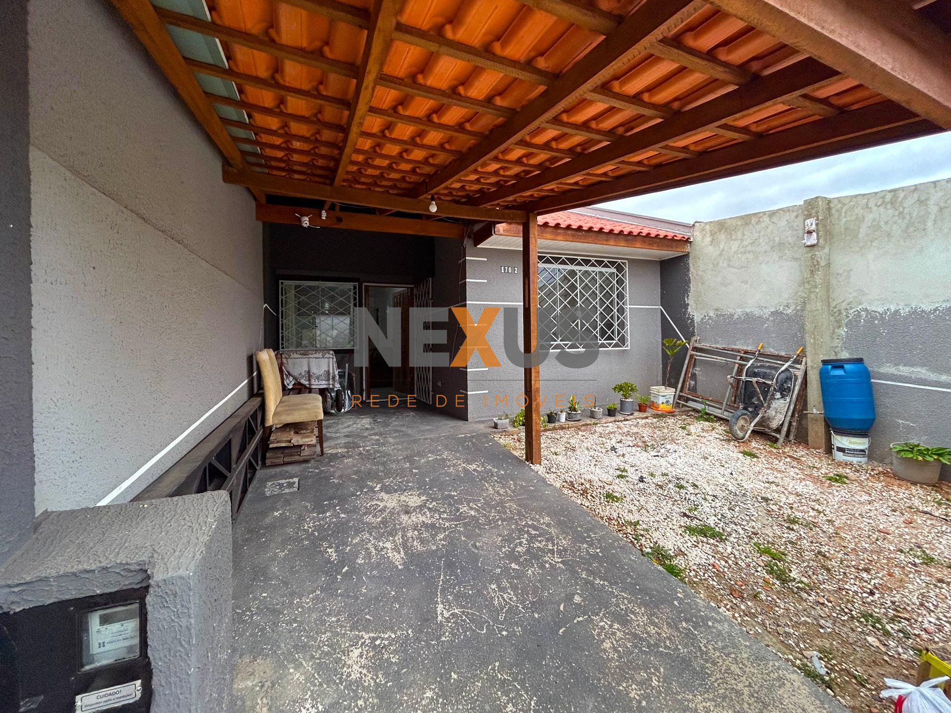 Casa reformada 2 quartos com churrasqueira no Gralha Azul - Fa...