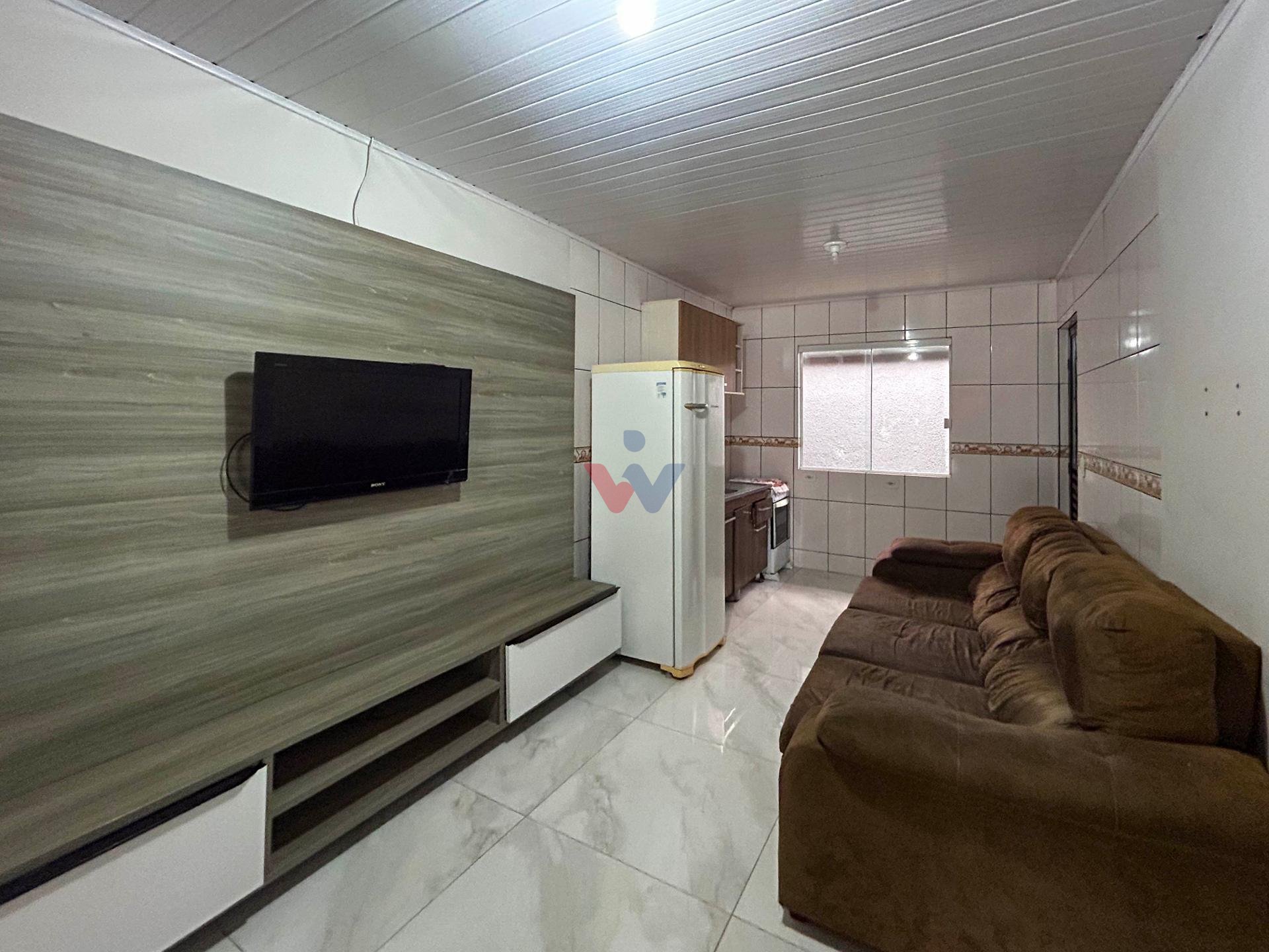 Casa reformada 2 quartos com churrasqueira no Gralha Azul - Fa...
