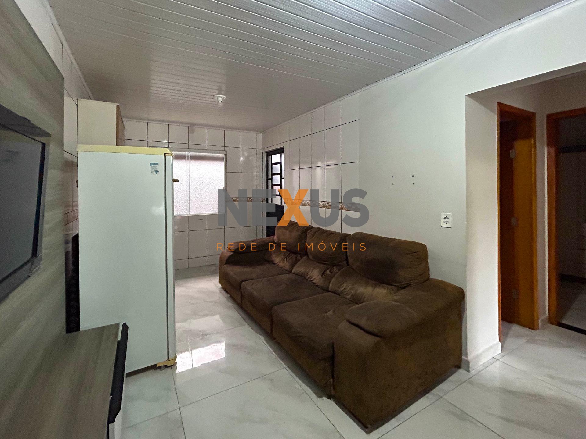 Casa reformada 2 quartos com churrasqueira no Gralha Azul - Fa...