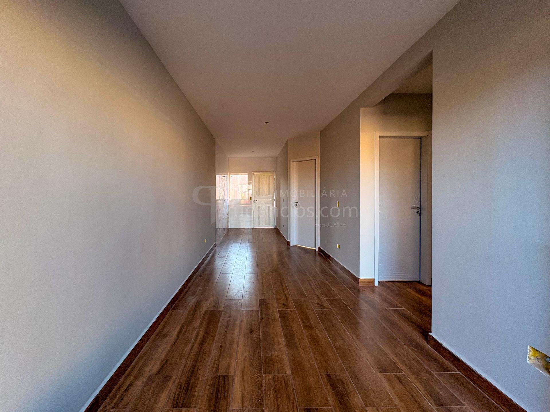 Casa 3 Quartos com Suíte no Gralha Azul  Pronta para Morar