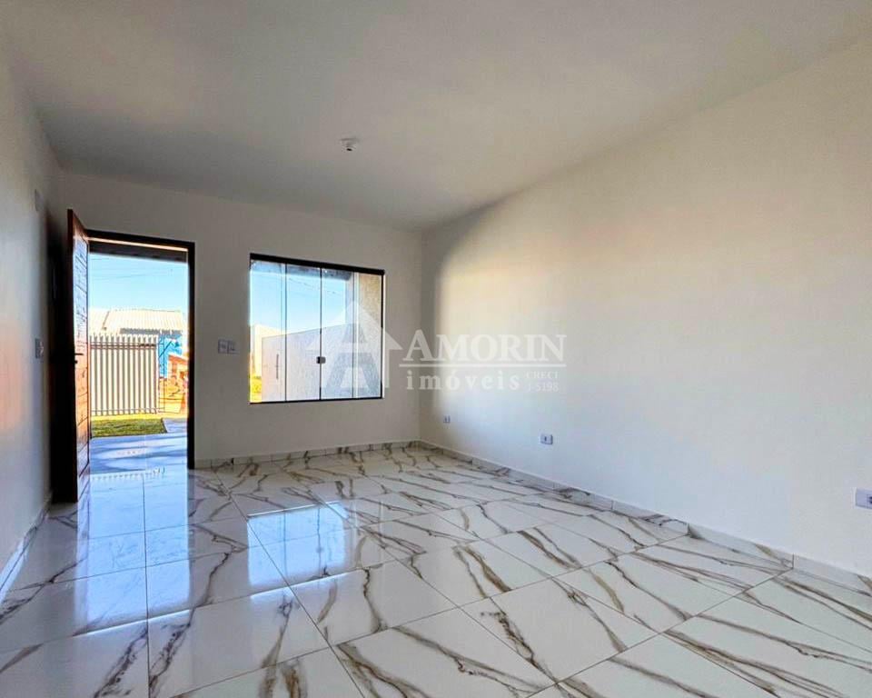 Casa 2 Quartos com Churrasqueira  no Bairro Estados, Fazenda R...