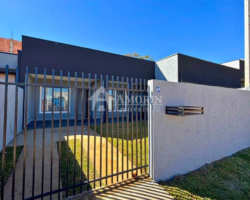 Casa 2 Quartos com Churrasqueira  no Bairro Estados, Fazenda R...