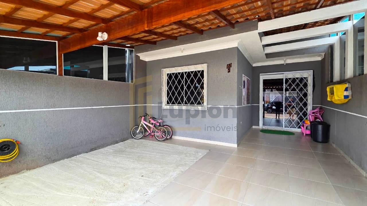 Casa 2 Quartos com Cozinha Planejada e Garagem Coberta  Gralh...