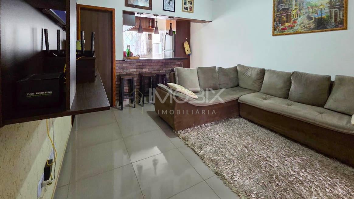 Casa 2 Quartos com Cozinha Planejada e Garagem Coberta  Gralh...