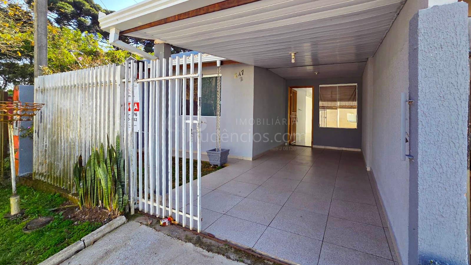 Casa 2 Quartos com Churrasqueira e Garagem Coberta  Fazenda R...