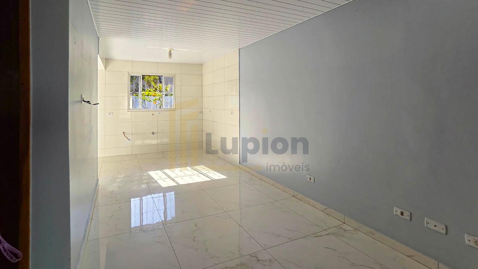 Casa 2 Quartos com Churrasqueira e Garagem Coberta  Fazenda R...