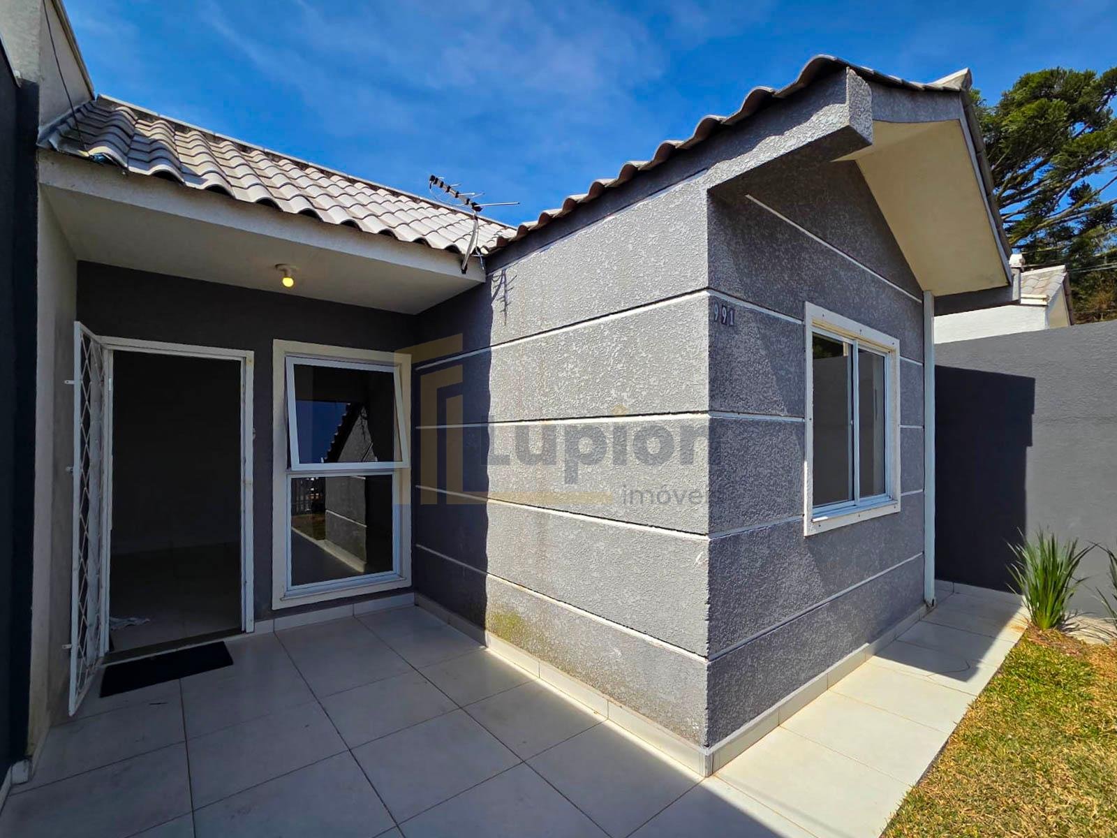 Casa no Iguaçu com 2 Dormitórios e Amplo Terreno  FAZENDA RIO...