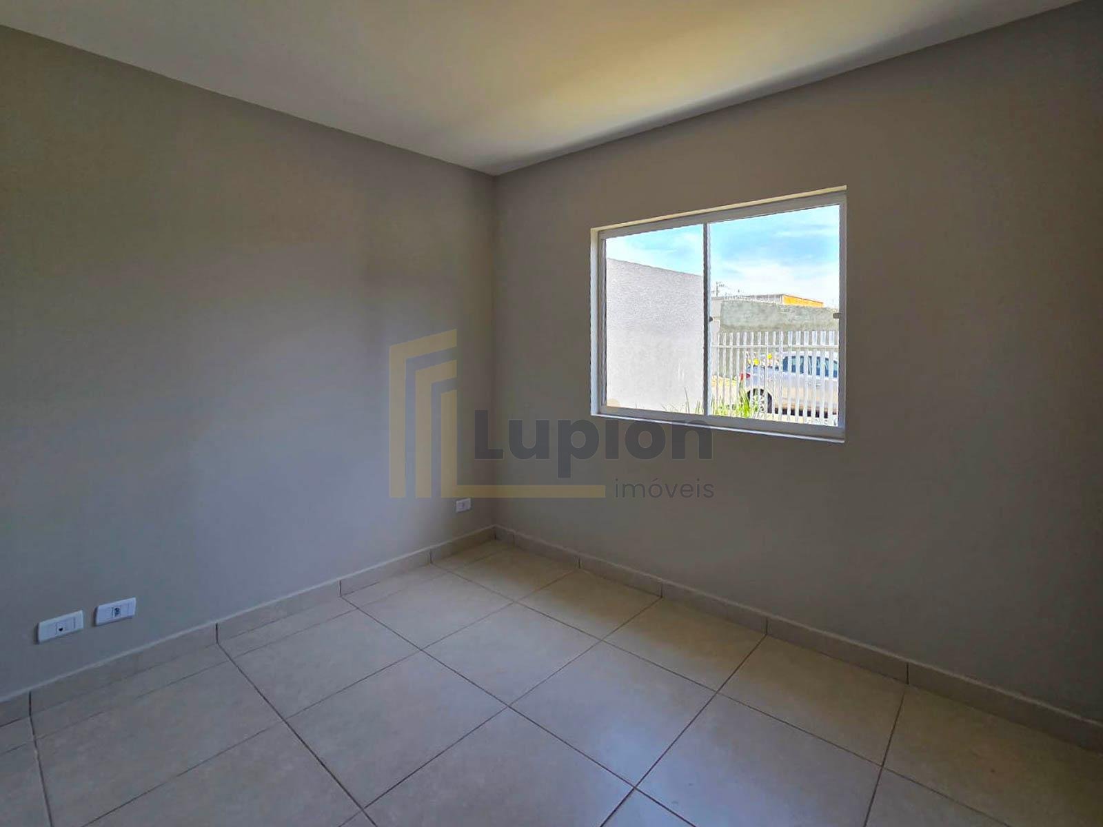 Casa no Iguaçu com 2 Dormitórios e Amplo Terreno  FAZENDA RIO...