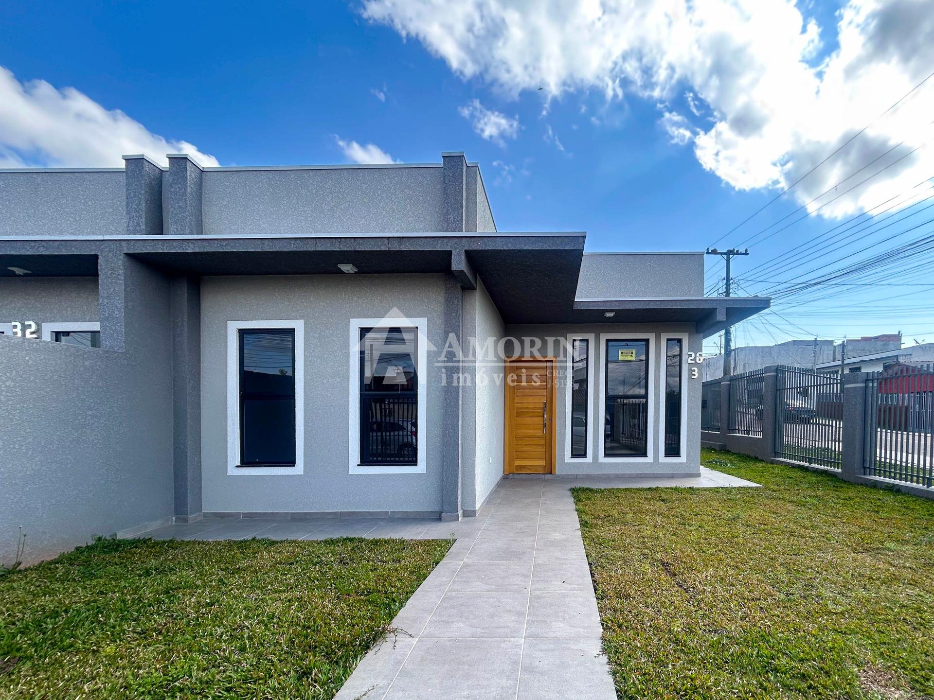 Casa de Esquina com 3 Quartos, Suíte e Churrasqueira  Santa T...