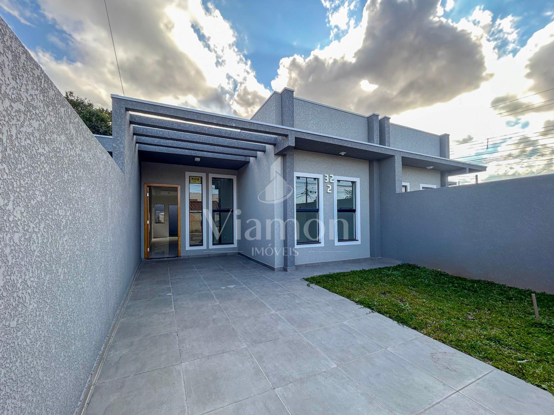 Casa com 3 Quartos e Suíte  Bairro Santa Terezinha, FRG