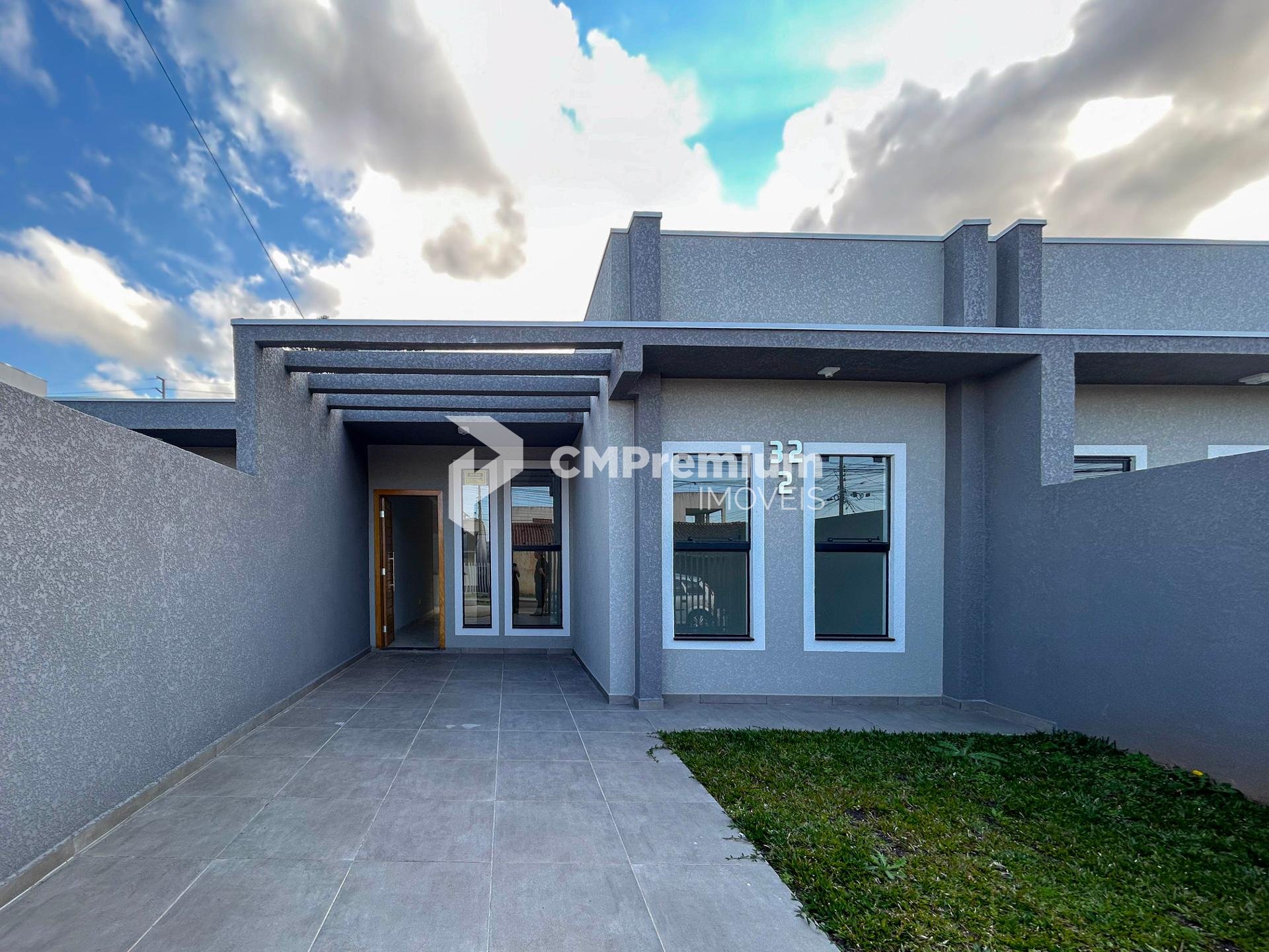 Casa com 3 Quartos e Suíte  Bairro Santa Terezinha, FRG