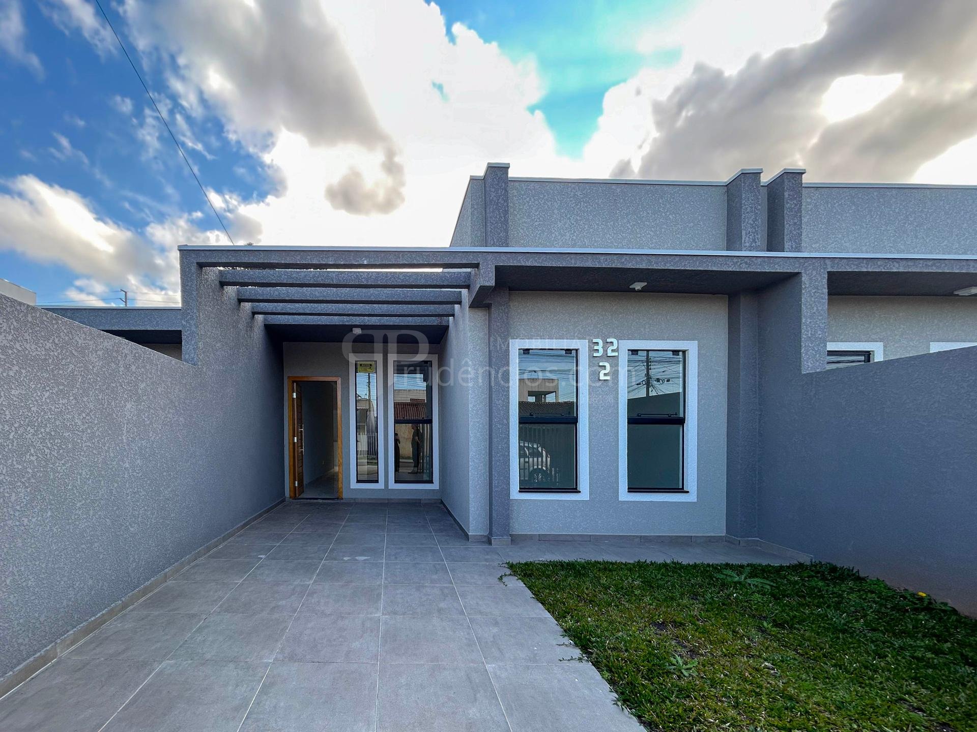 Casa com 3 Quartos e Suíte  Bairro Santa Terezinha, FRG