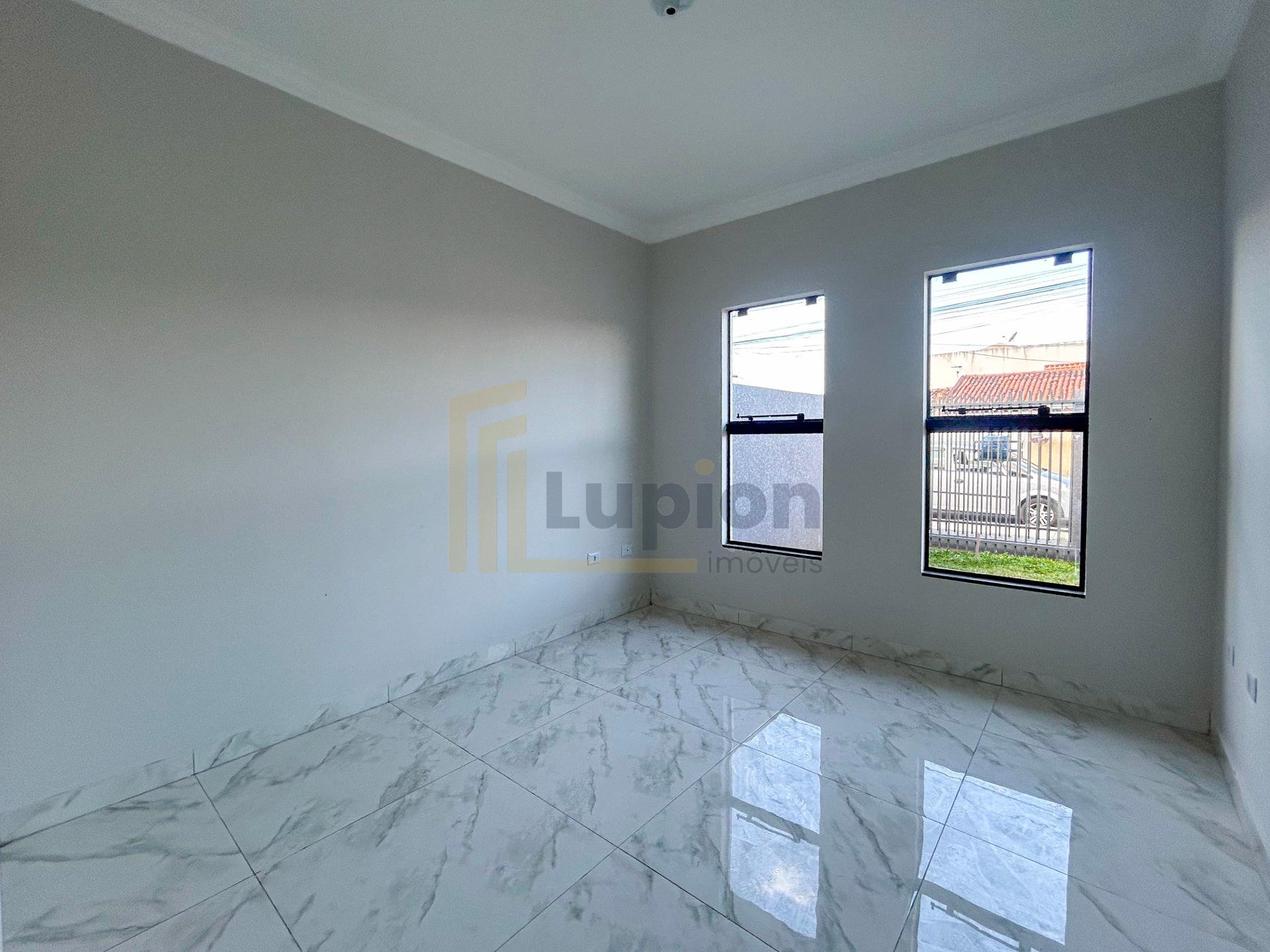 Casa com 3 Quartos e Suíte  Bairro Santa Terezinha, FRG