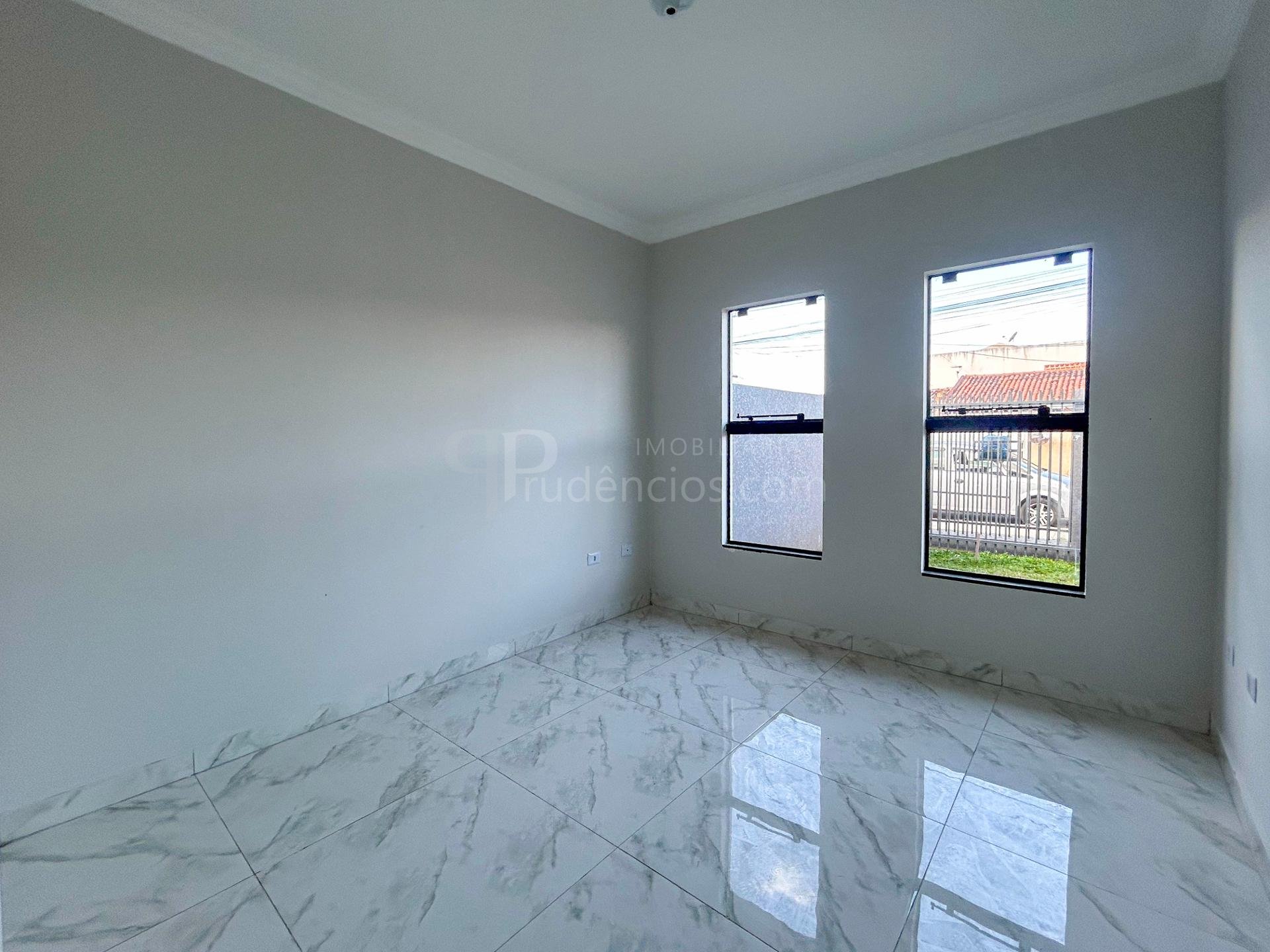Casa com 3 Quartos e Suíte  Bairro Santa Terezinha, FRG