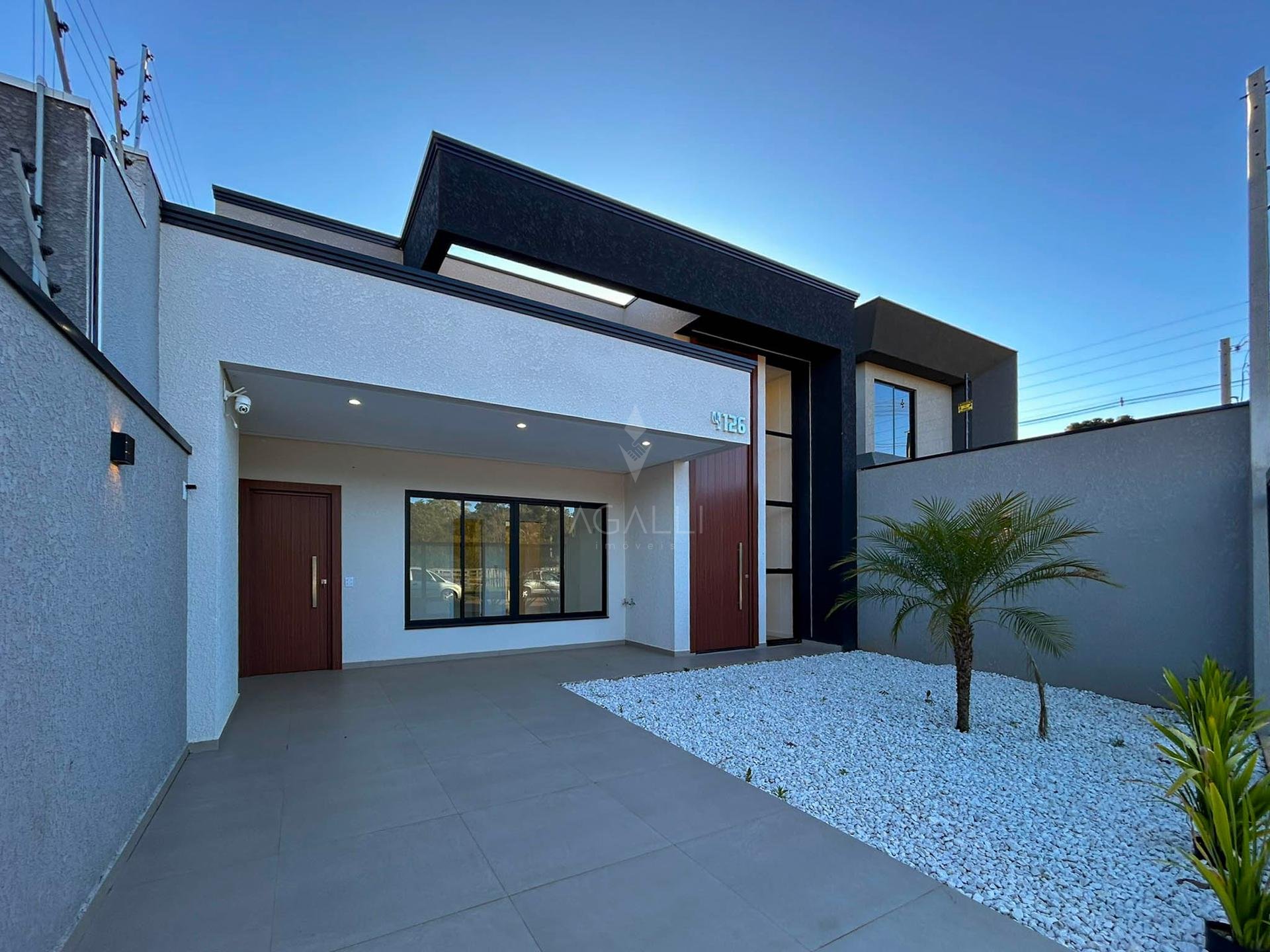 Casa Alto Padrão com Piscina e Design Moderno  Eucaliptos, Fa...