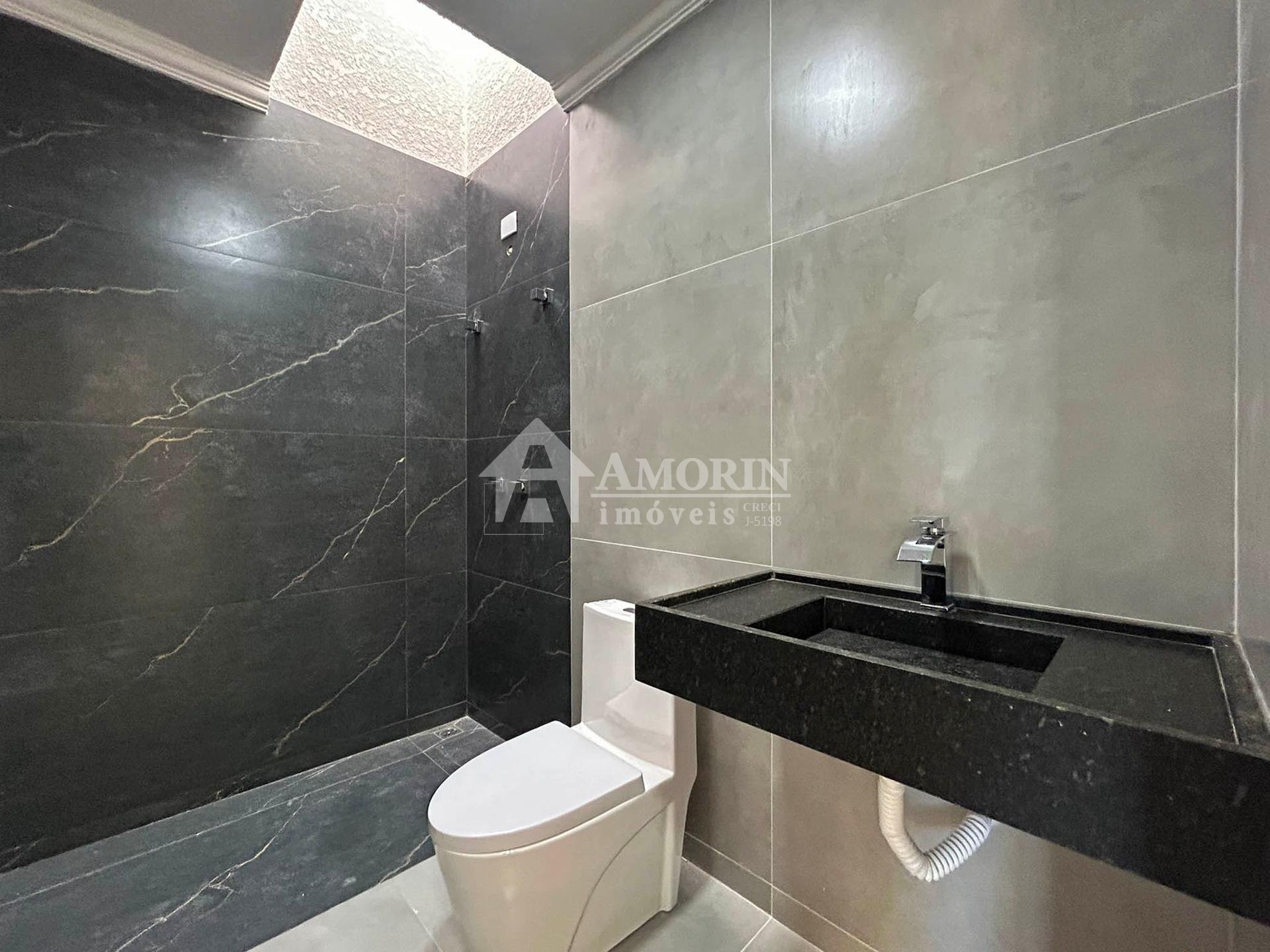 Sobrado Alto Padrão com Piscina e Suíte no Gralha Azul  Fazen...