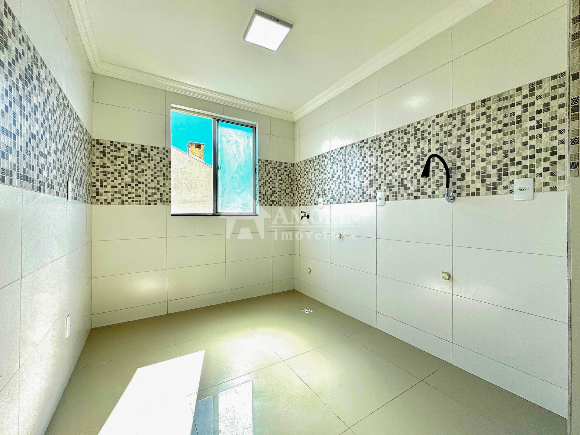 Apartamento 2 Quartos com Vaga Coberta no Sítio Cercado  Curi...