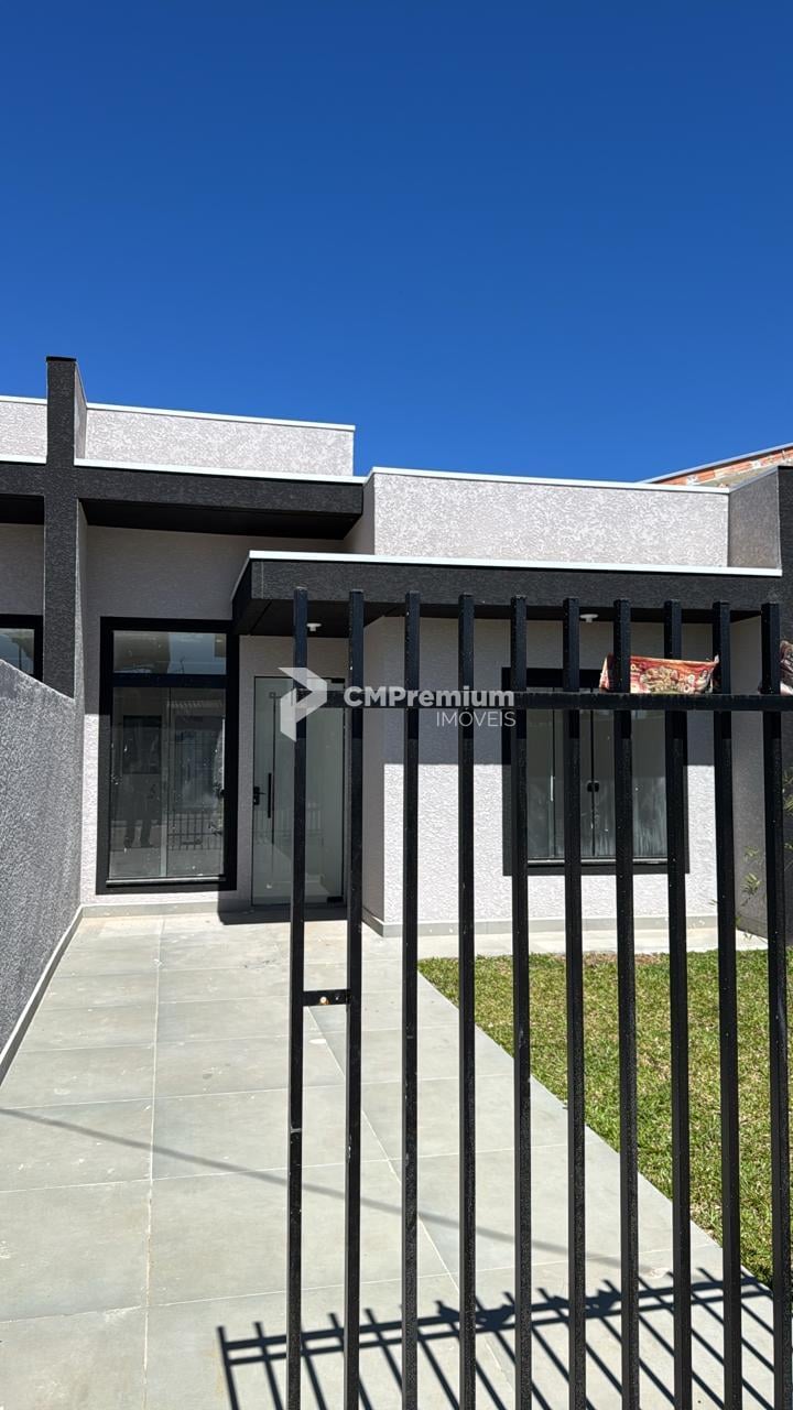 Casa 3 Quartos com Amplo Terreno e Churrasqueira  Veneza, Faz...