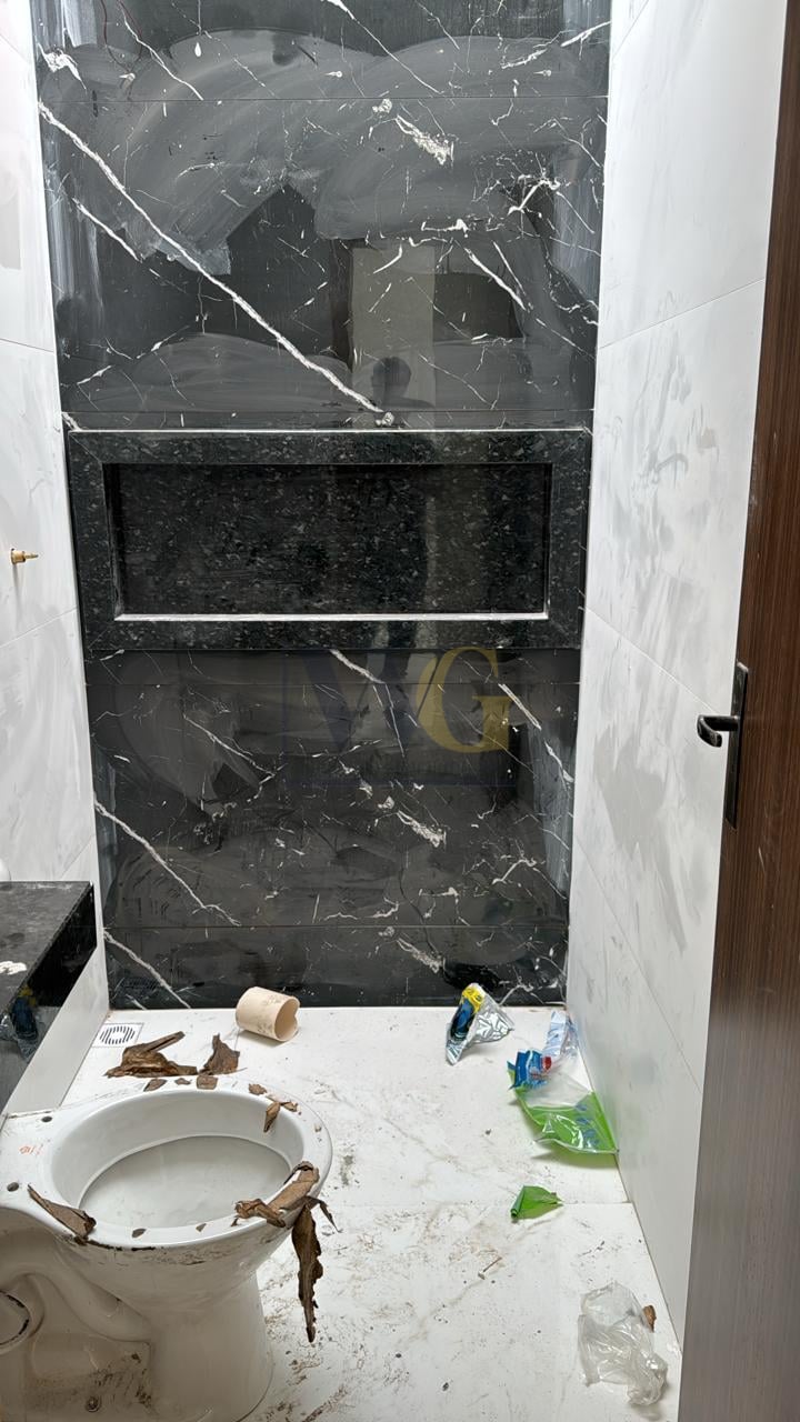 Casa 3 Quartos com Amplo Terreno e Churrasqueira  Veneza, Faz...