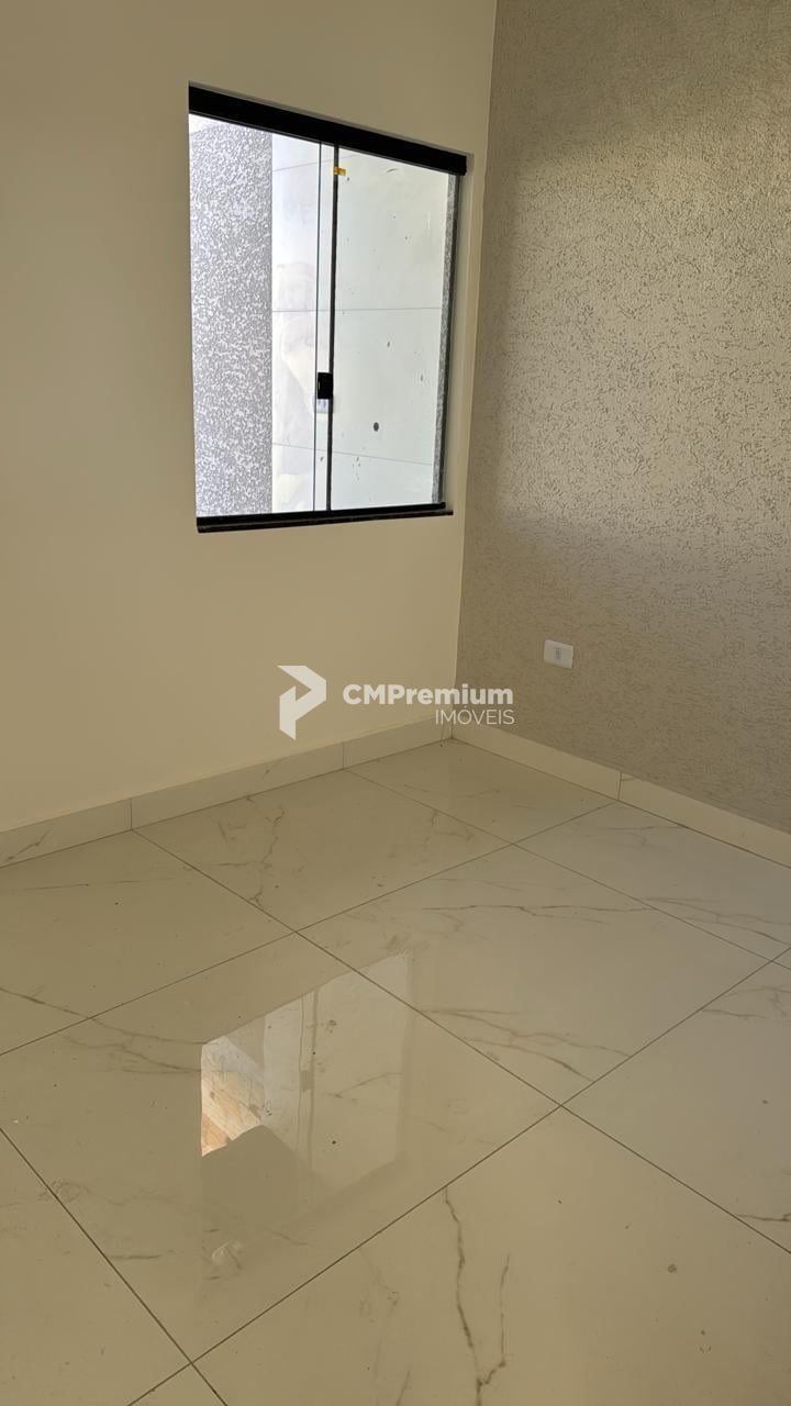 Casa 3 Quartos com Amplo Terreno e Churrasqueira  Veneza, Faz...