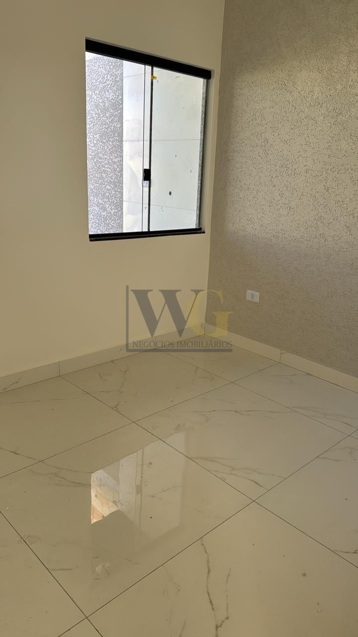Casa 3 Quartos com Amplo Terreno e Churrasqueira  Veneza, Faz...