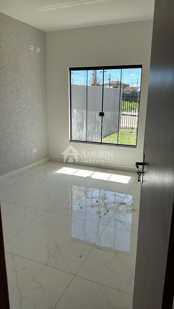 Casa 3 Quartos com Amplo Terreno e Churrasqueira  Veneza, Faz...
