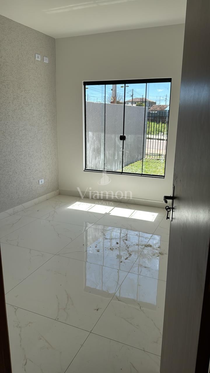 Casa 3 Quartos com Amplo Terreno e Churrasqueira  Veneza, Faz...