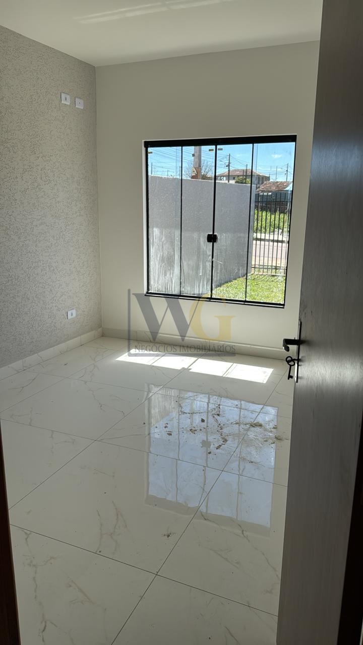 Casa 3 Quartos com Amplo Terreno e Churrasqueira  Veneza, Faz...