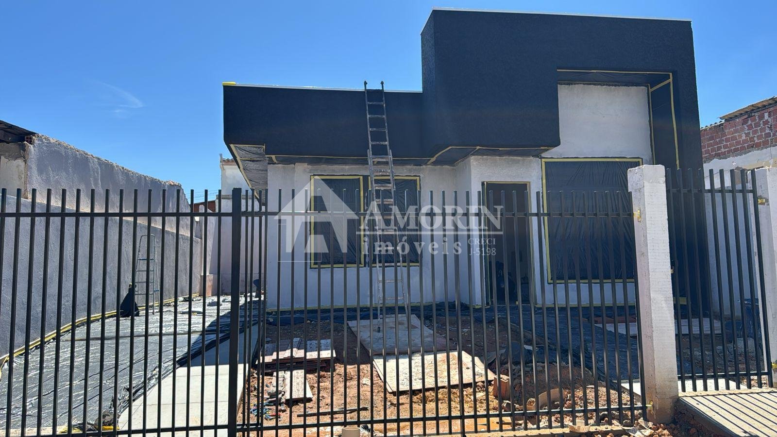 Casa 3 Quartos com Fachada Moderna e Pé Direito Alto  Jardim ...
