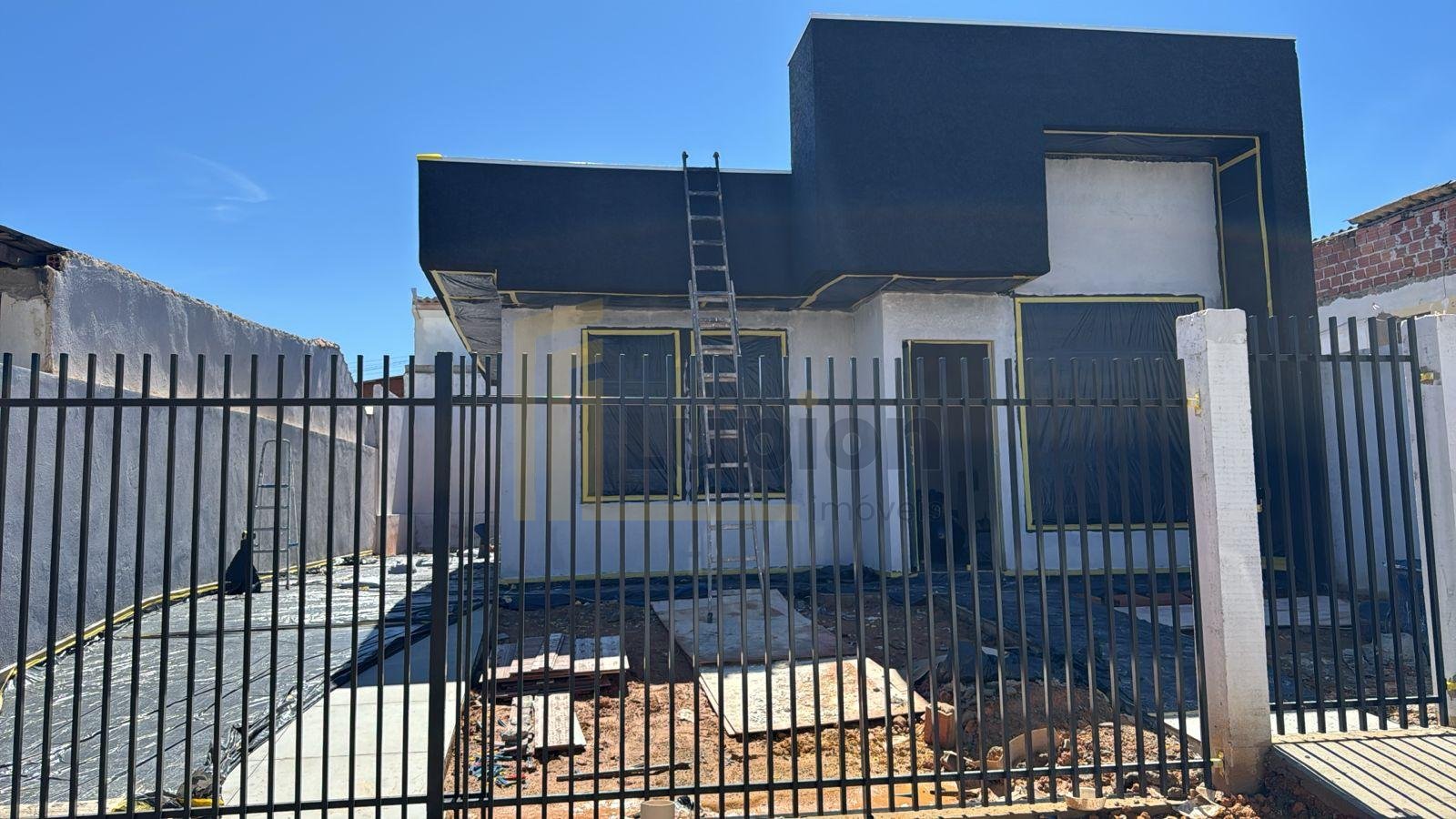 Casa 3 Quartos com Fachada Moderna e Pé Direito Alto  Jardim ...