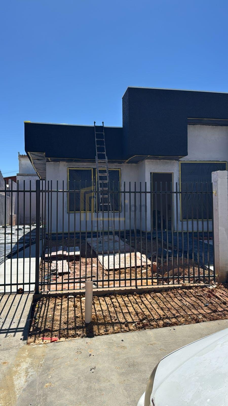 Casa 3 Quartos com Fachada Moderna e Pé Direito Alto  Jardim ...