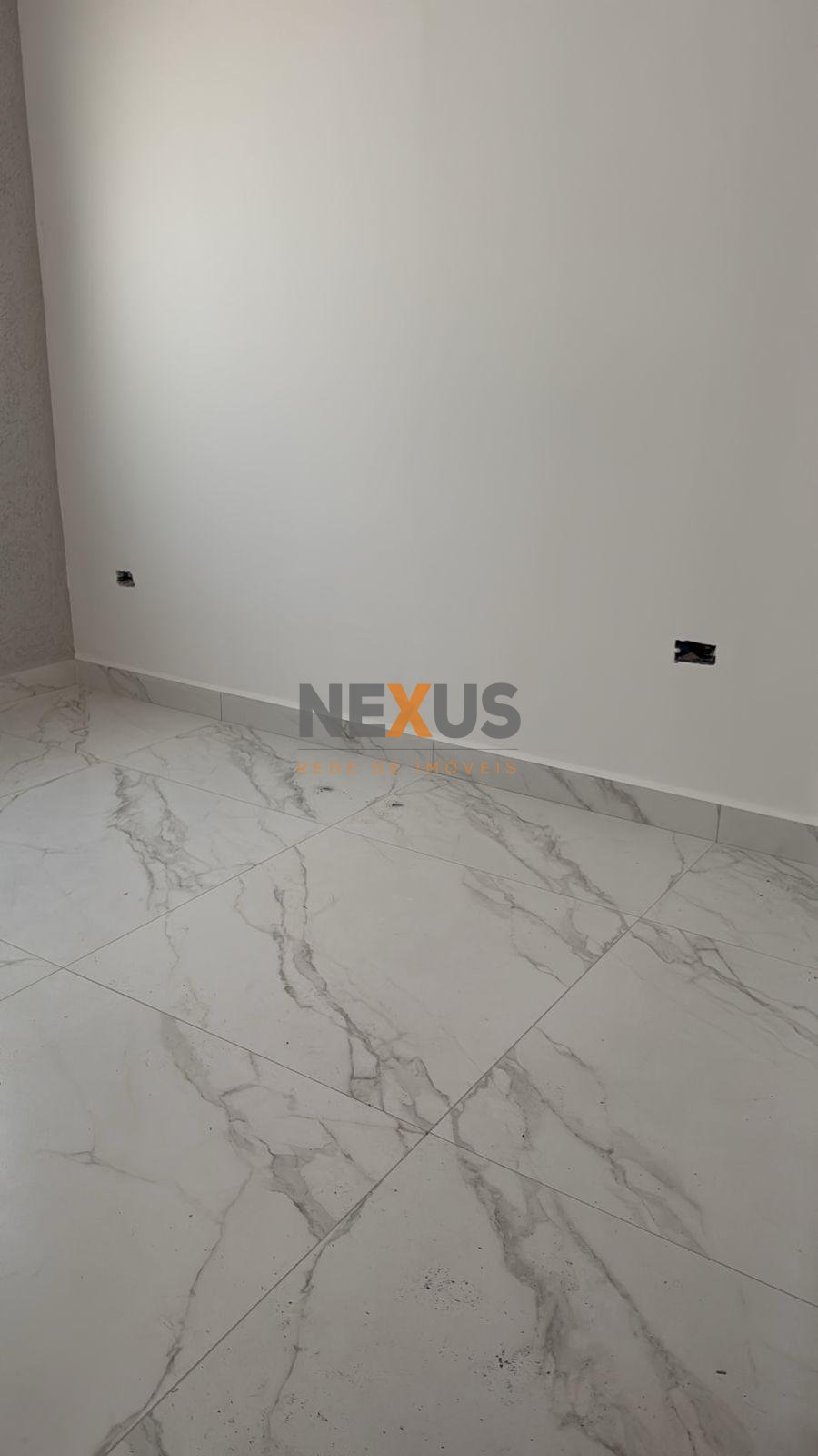 Casa 3 Quartos com Fachada Moderna e Pé Direito Alto  Jardim ...