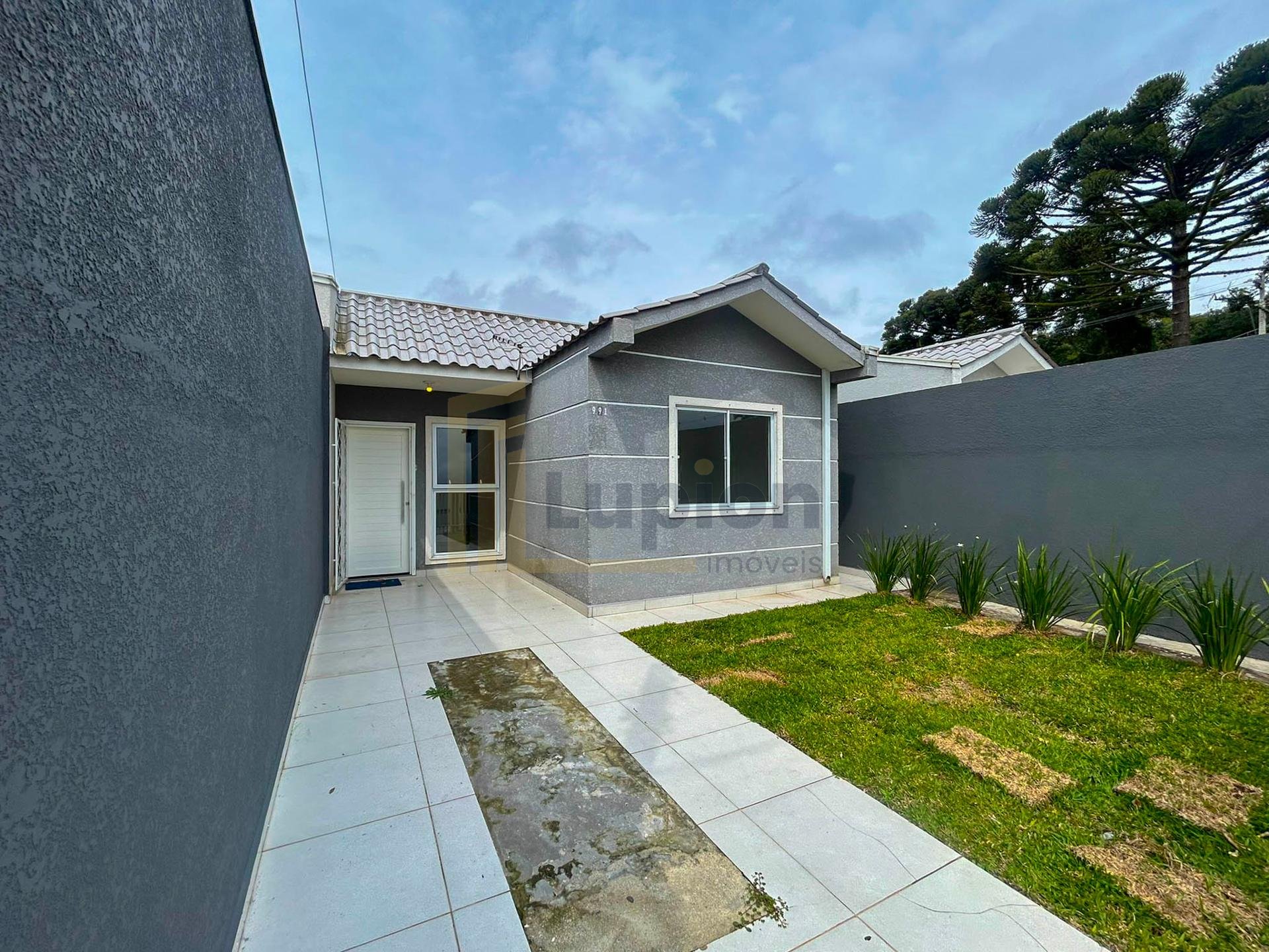 Casa no Iguaçu com 2 Dormitórios e Amplo Terreno  FAZENDA RIO...