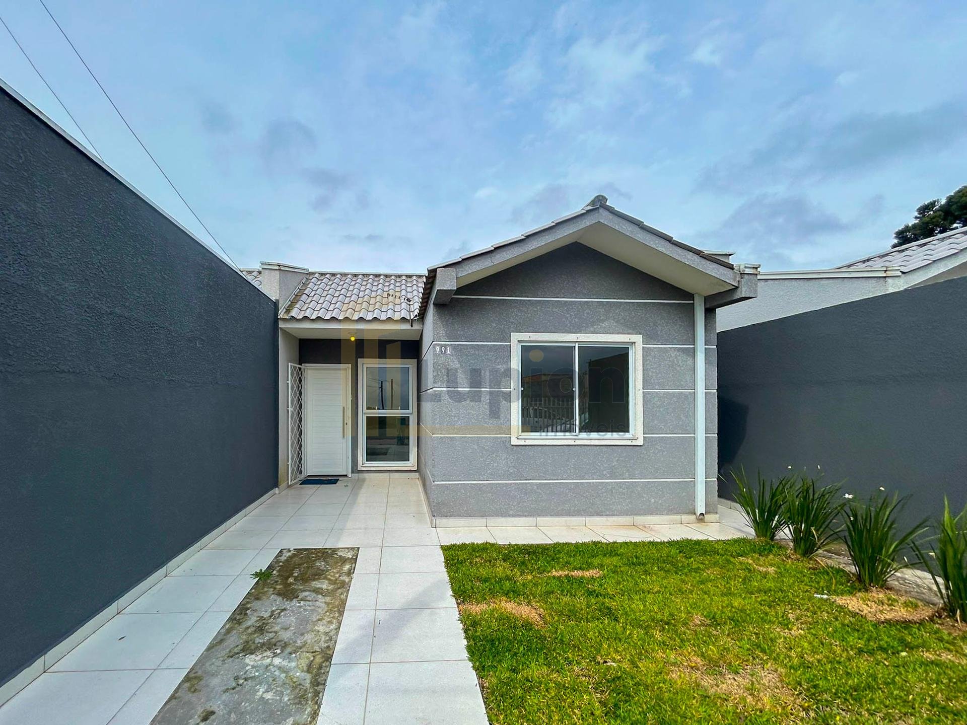 Casa no Iguaçu com 2 Dormitórios e Amplo Terreno  FAZENDA RIO...