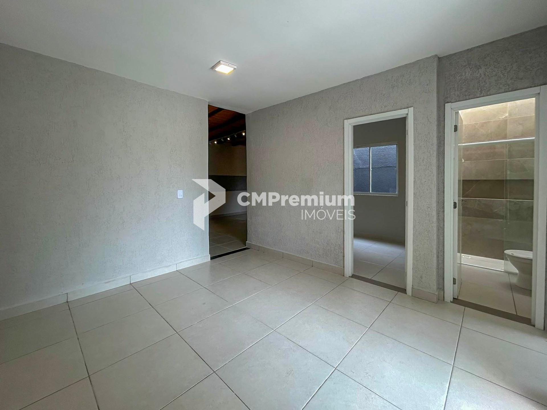 Casa no Iguaçu com 2 Dormitórios e Amplo Terreno  FAZENDA RIO...