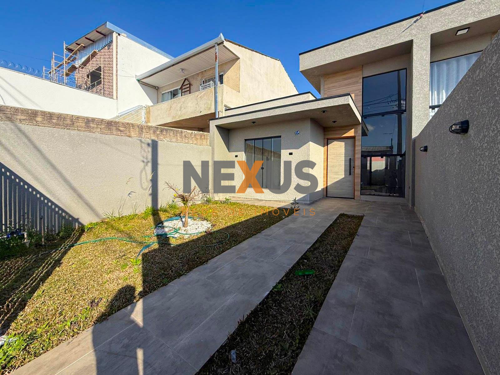 Casa com Suíte e 60m de frente pra rua no Nações - Fazenda Ri...