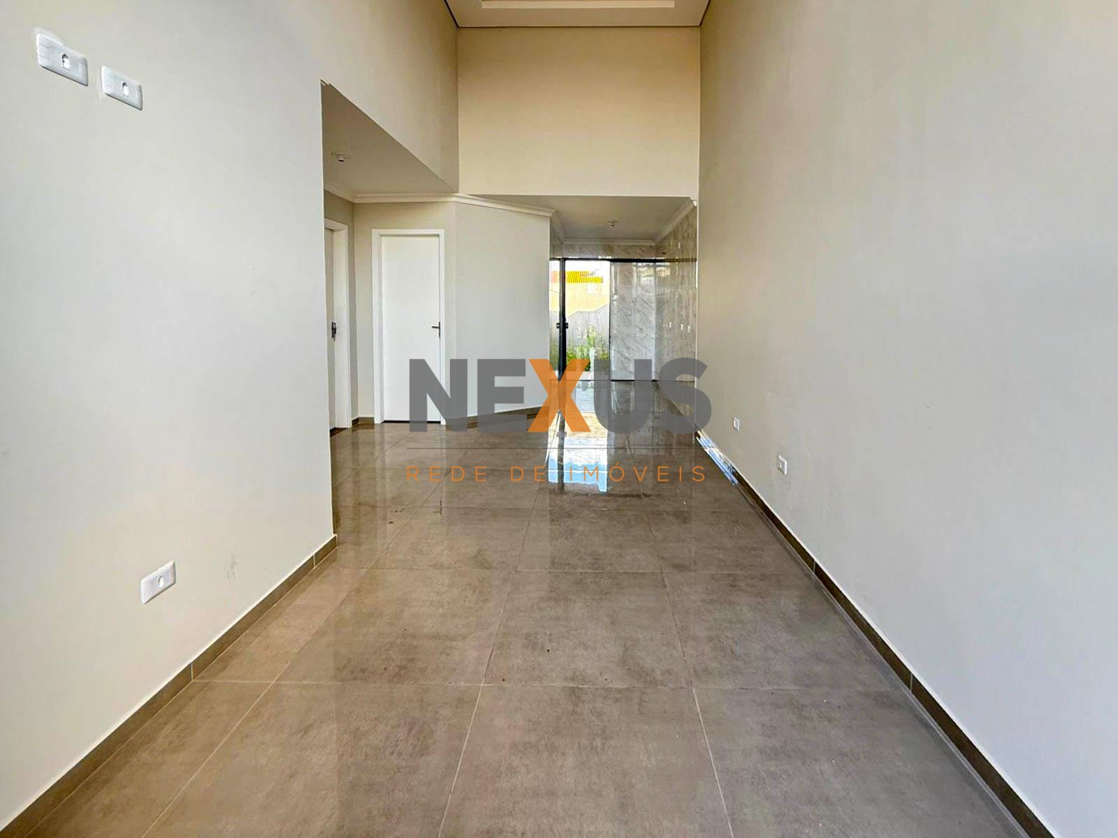 Casa com Suíte e 60m de frente pra rua no Nações - Fazenda Ri...