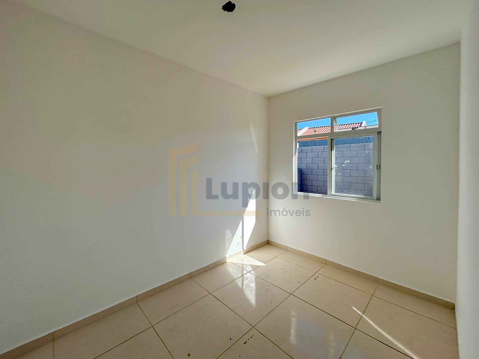 Casa à venda 2 quartos, Jardim Veneza, Fazenda Rio Grande - PR