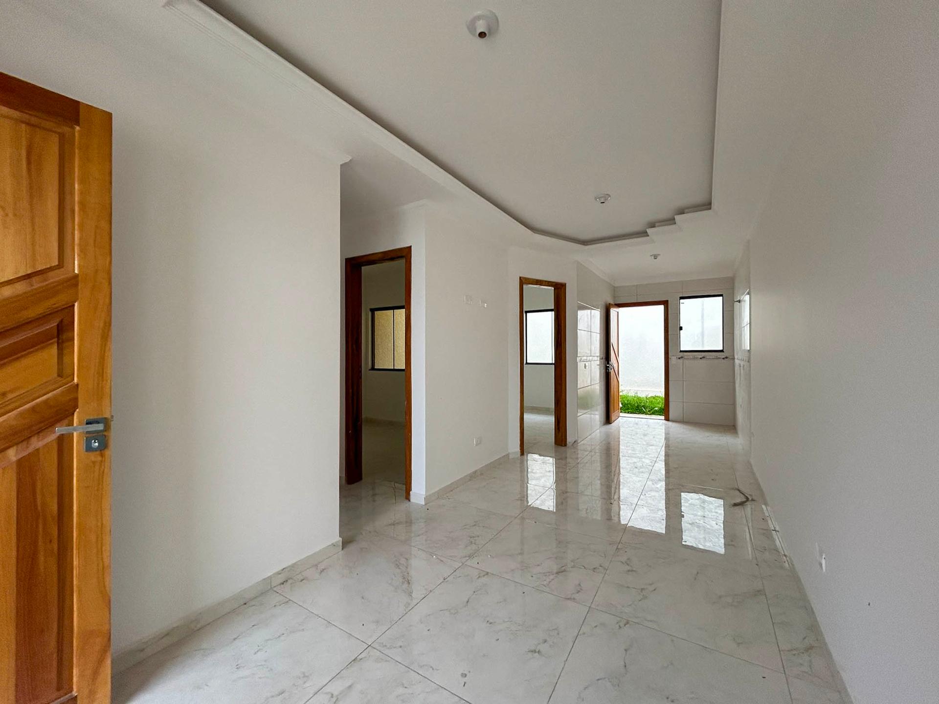 Casa 3 Quartos com Terreno Amplo no Bairro Santa Terezinha - FRG