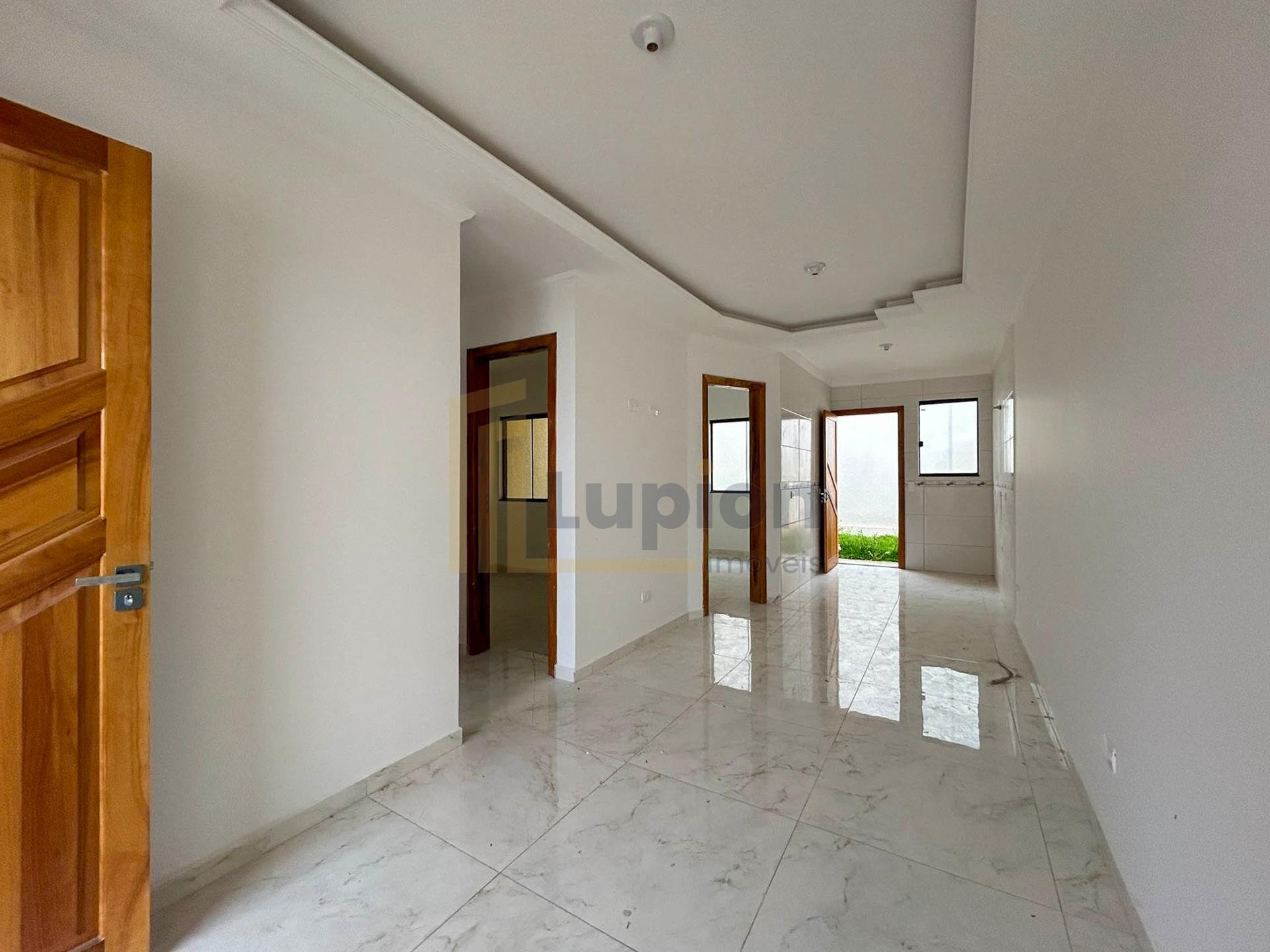 Casa 3 Quartos com Terreno Amplo no Bairro Santa Terezinha - FRG