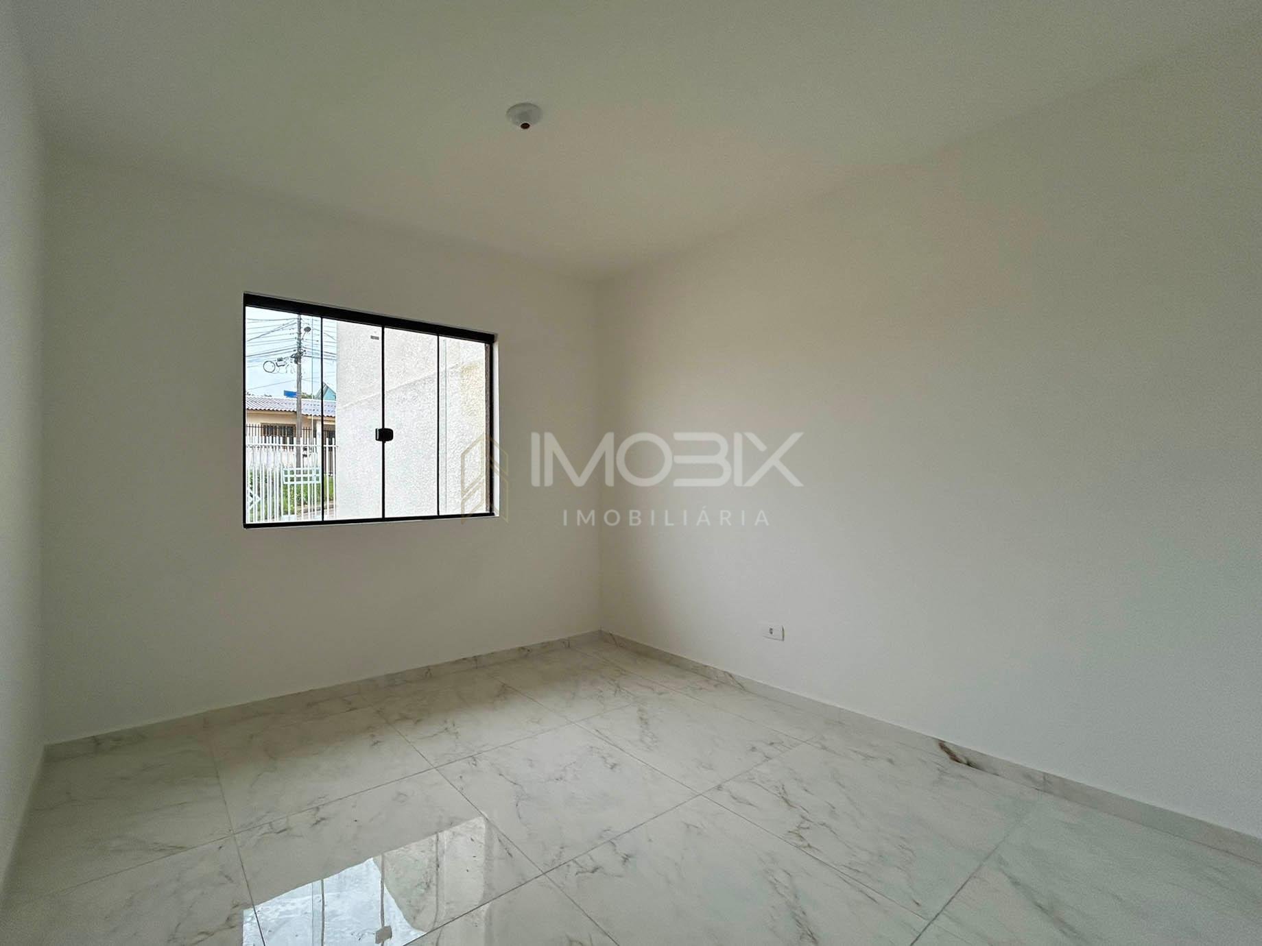 Casa 3 Quartos com Terreno Amplo no Bairro Santa Terezinha - FRG