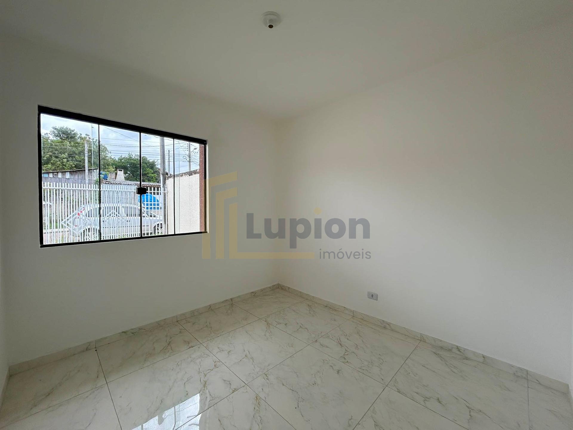 Casa 3 Quartos no Santa Terezinha com 162m  de Terreno - Fazen...