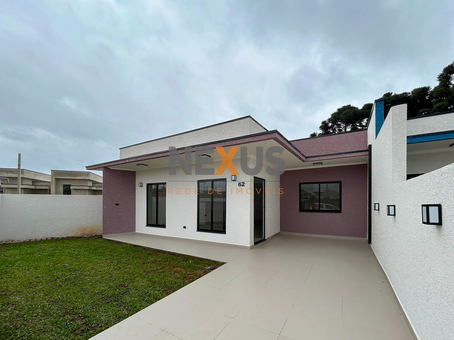 Casa 2 Quartos com Churrasqueira Interna e Terreno Amplo - Nações