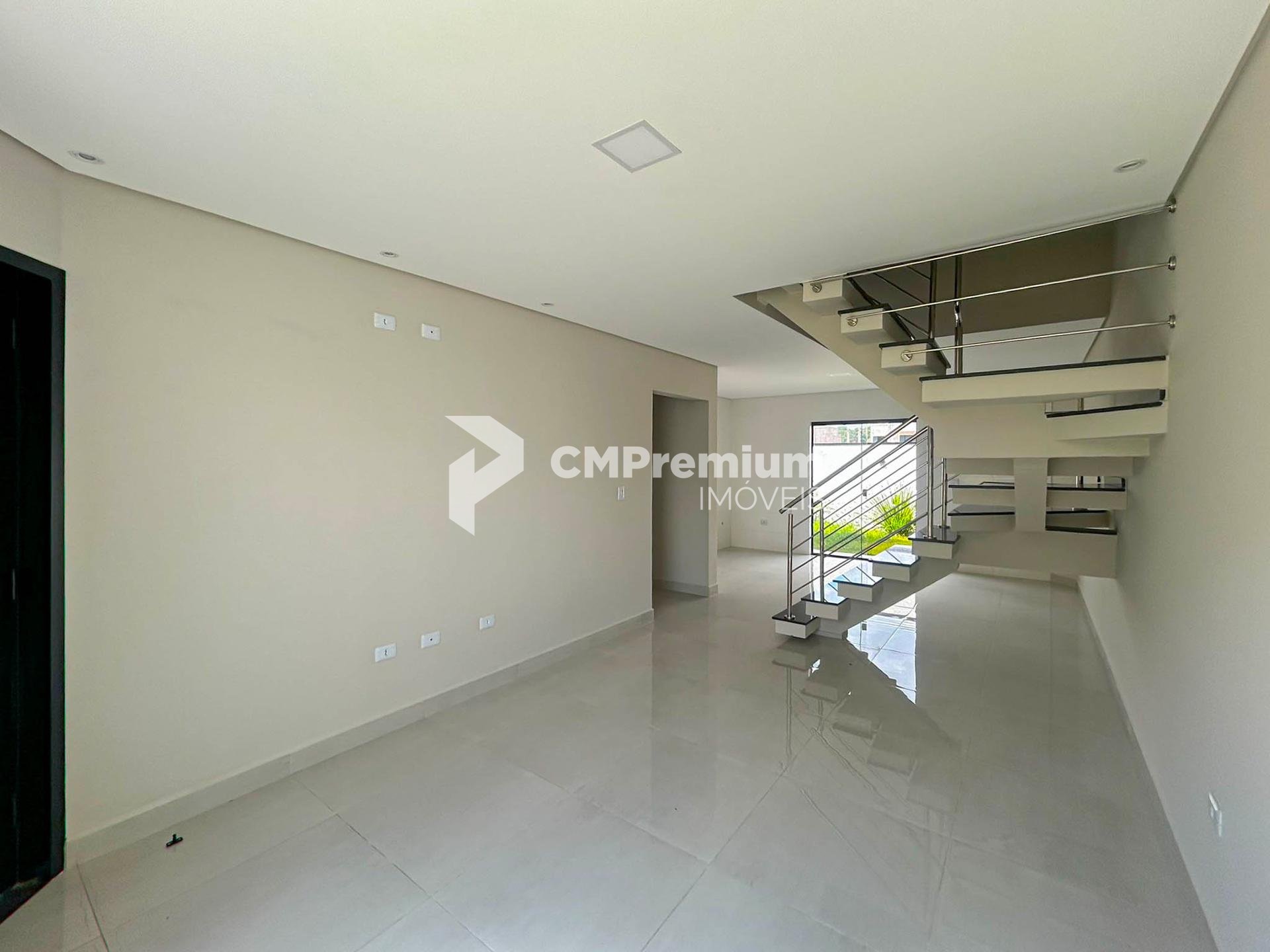 Sobrado 3 Quartos com Suíte e Terreno nos Fundos - Eucaliptos,...