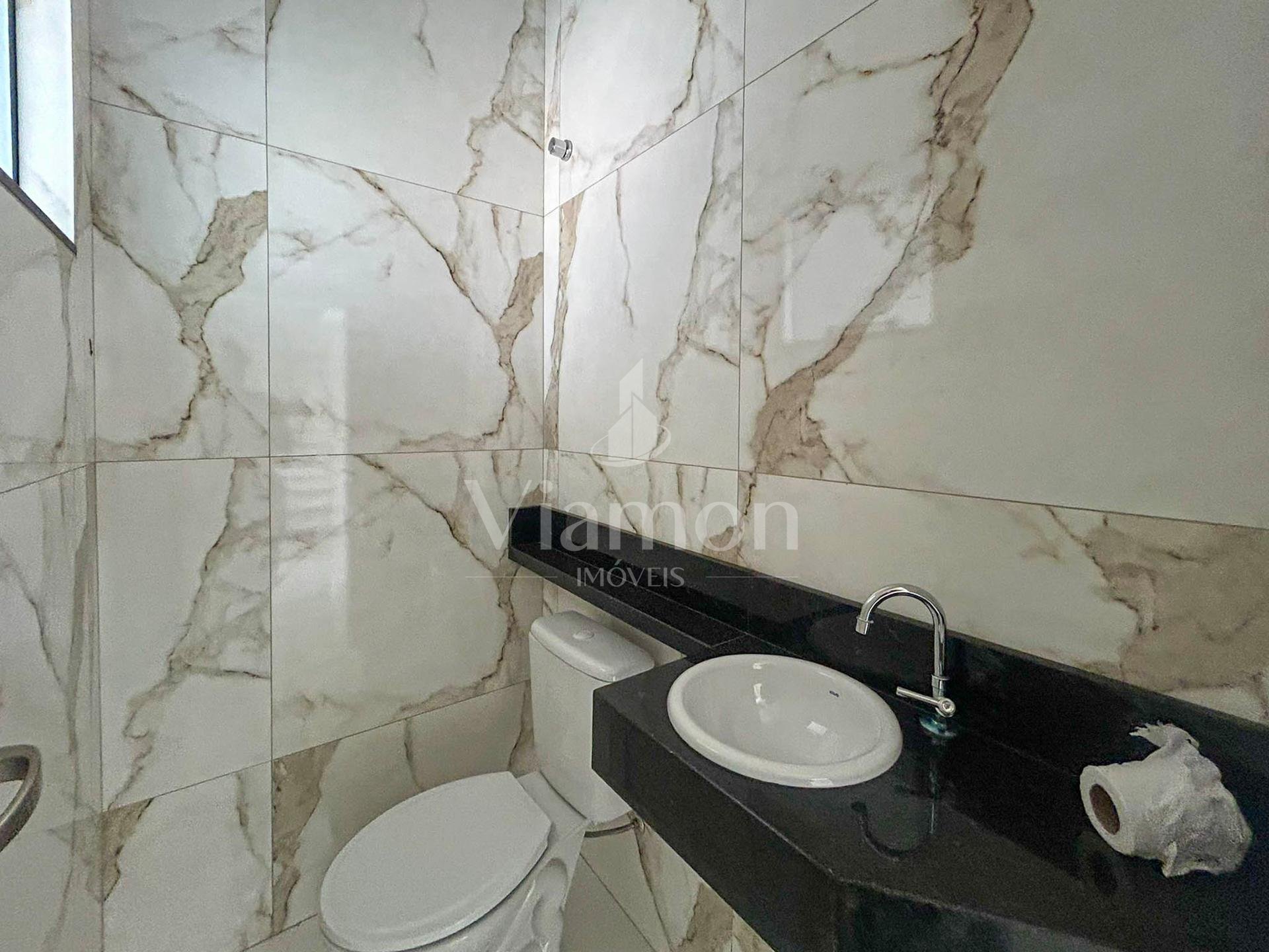 Sobrado 3 Quartos com Suíte e Terreno nos Fundos - Eucaliptos,...