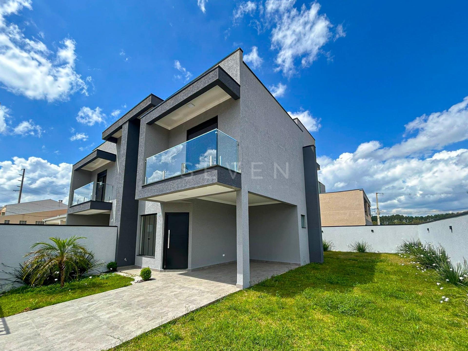 Sobrado de Esquina com Suíte e Churrasqueira - Eucaliptos, FRG