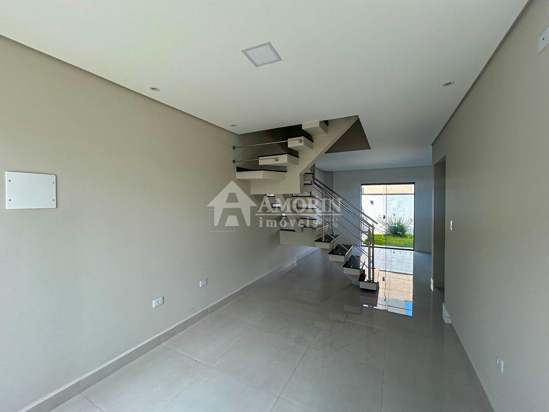 Sobrado de Esquina com Suíte e Churrasqueira - Eucaliptos, FRG